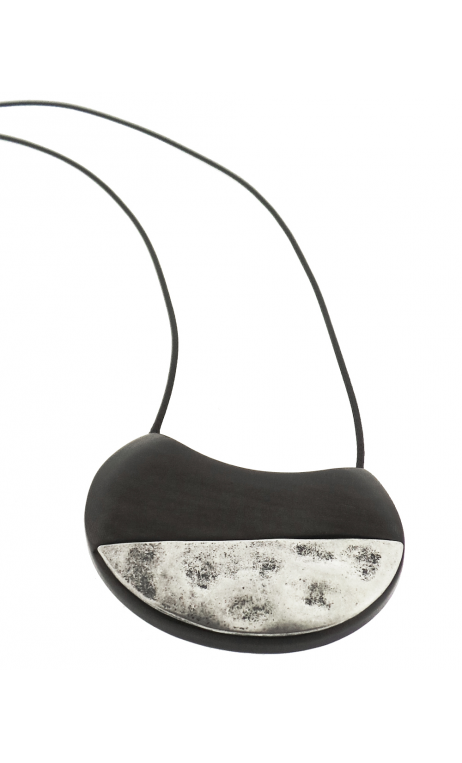 Bisuteira Collar Media Luna Madera